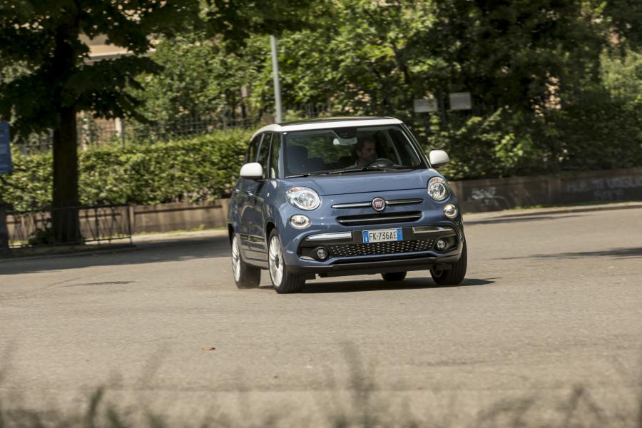  Fiat 500L 2017 года  (фото 28 из 45)